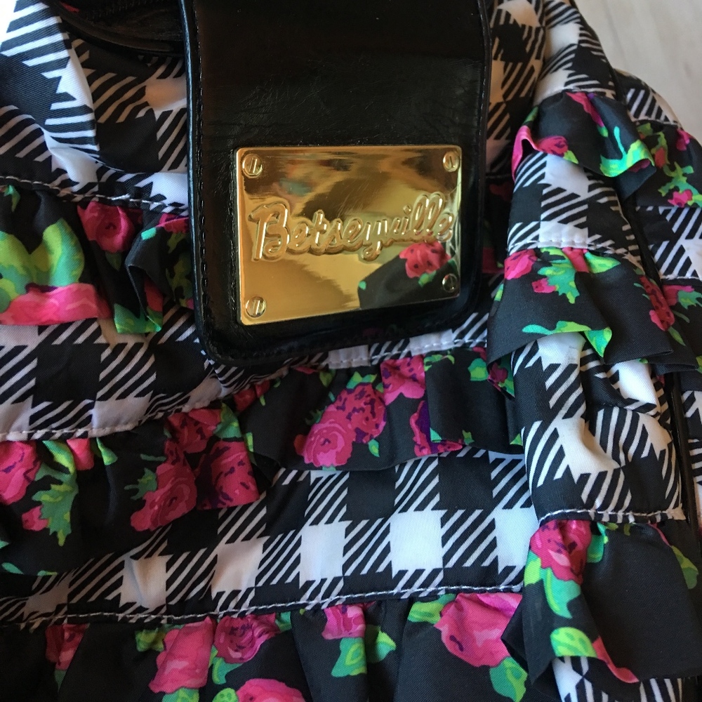 Purse - Picture 2 of 6
